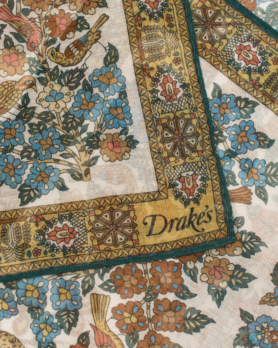 Herre | Drake's Cotton/Modal Printed Animals Pocket Square White | Drake's | Cotton/Modal Printed Animals Pocket Square White