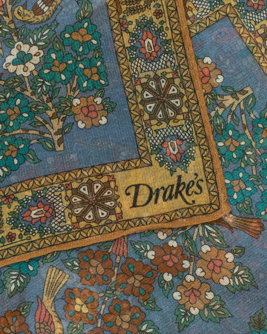 Herre | Drake's Cotton/Modal Printed Animals Pocket Square Light Blue | Drake's | Cotton/Modal Printed Animals Pocket Square Light Blue