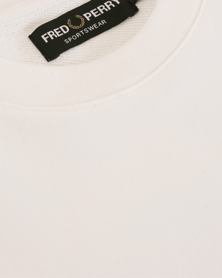 Herre | Gensere | Fred Perry | Monocrome Tennis Logo Crew Neck Sweatshirt White