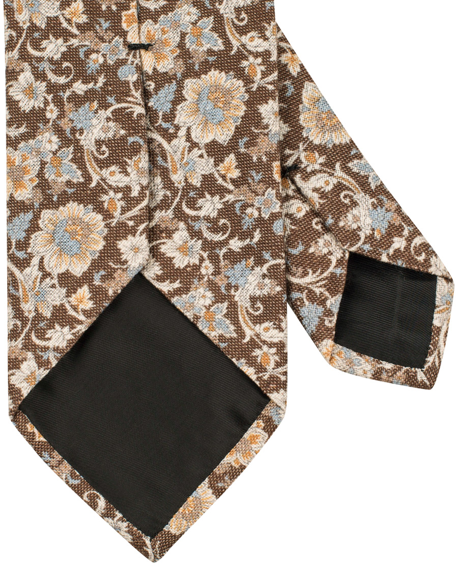 Herre | Amanda Christensen Silk/Cotton Printed Flower 8 cm Tie Chocolate | Amanda Christensen | Silk/Cotton Printed Flower 8 cm Tie Chocolate