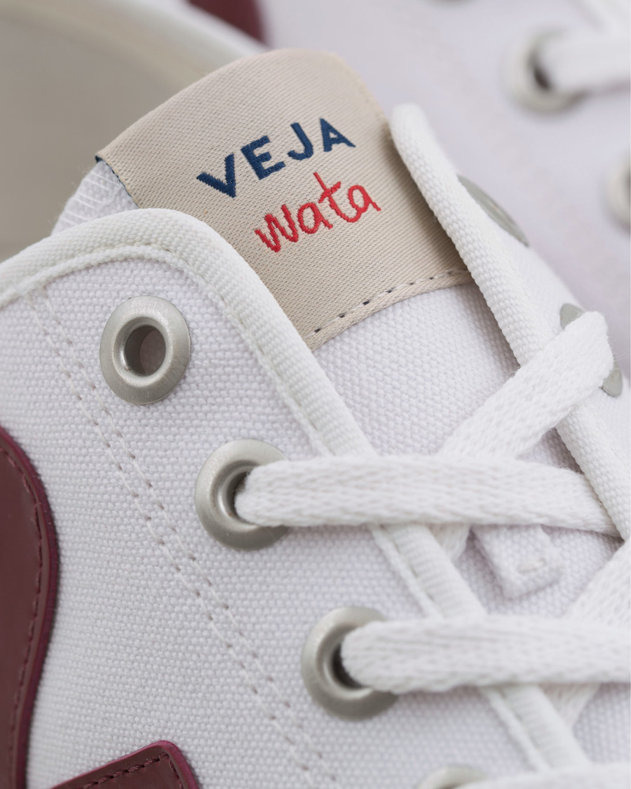 Veja WATA Canvas Sneaker White Marsala hos CareOfCarl.no