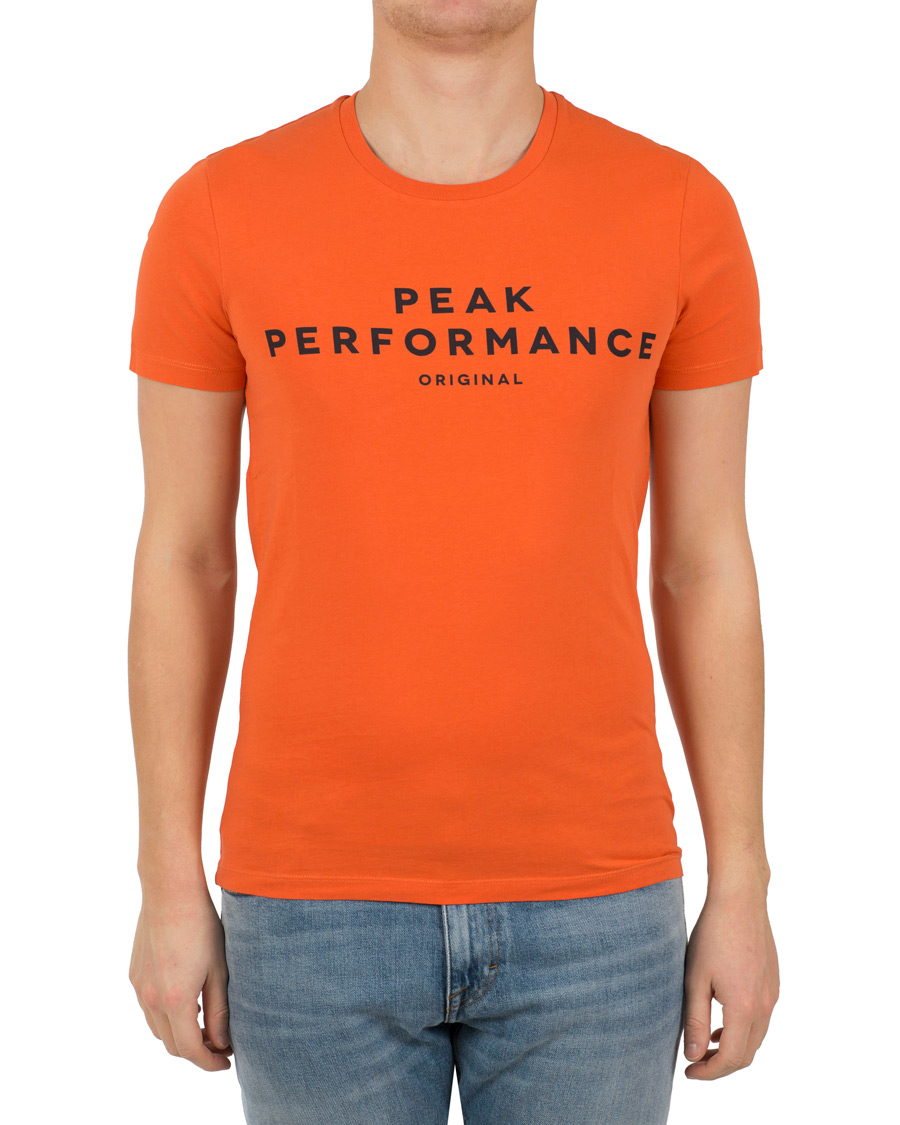 Herre | T-Shirts | Peak Performance | Logo Crew Neck Tee Orange Flow
