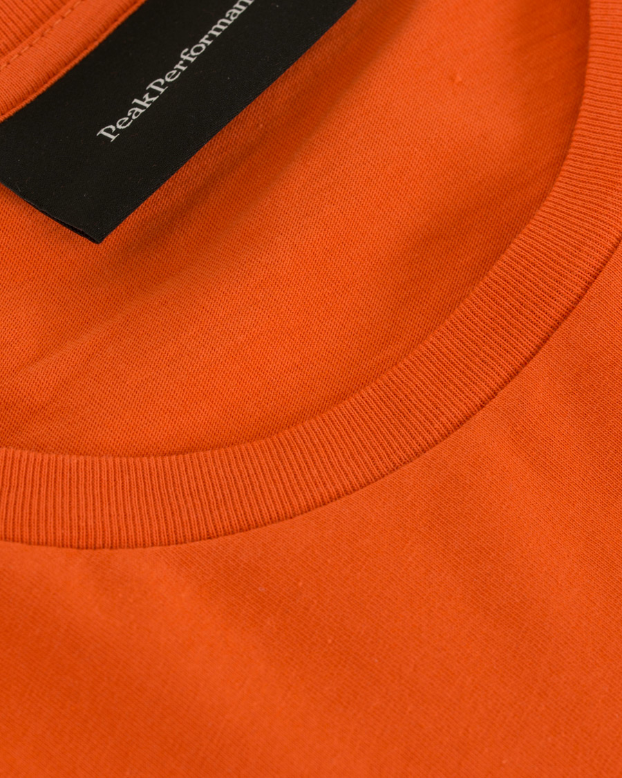 Herre | T-Shirts | Peak Performance | Logo Crew Neck Tee Orange Flow