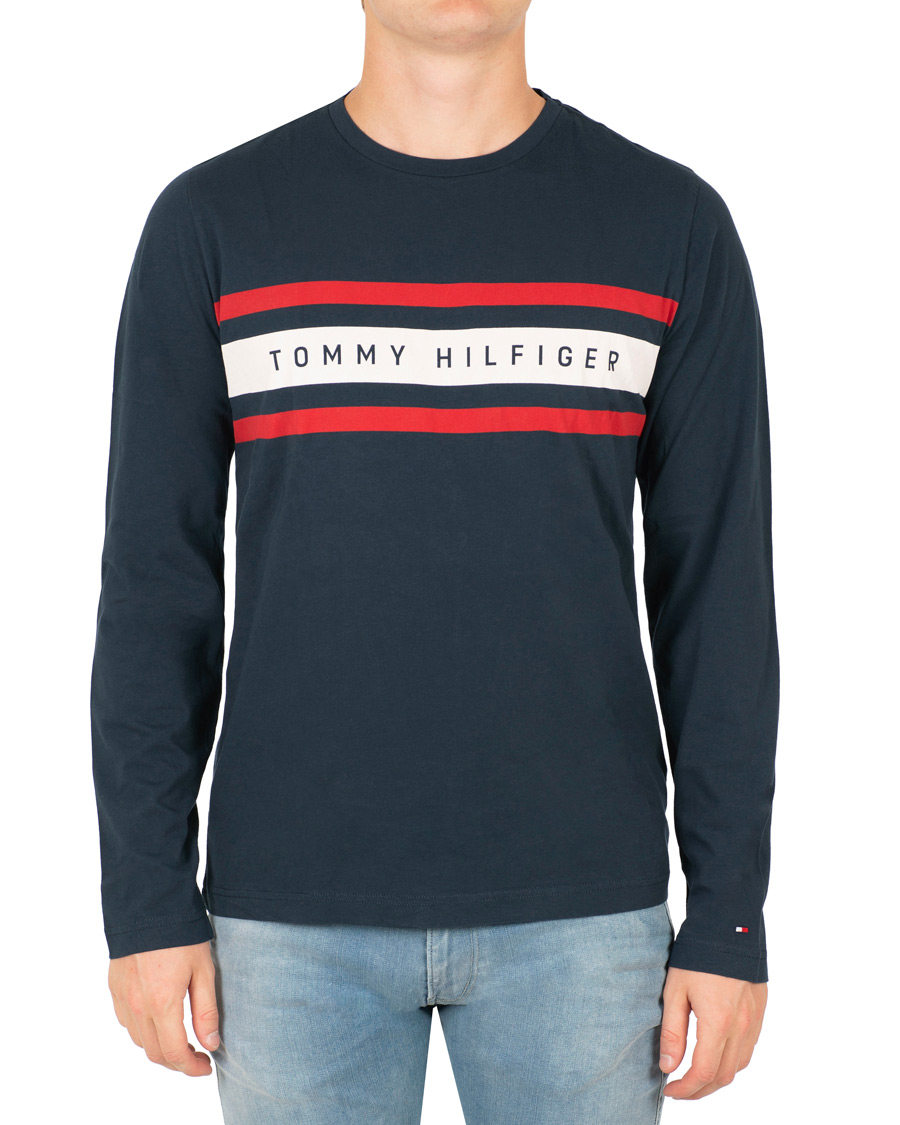 Herre | T-Shirts | Tommy Hilfiger | Logo Band Graphic Long Sleeve Tee Navy Blazer