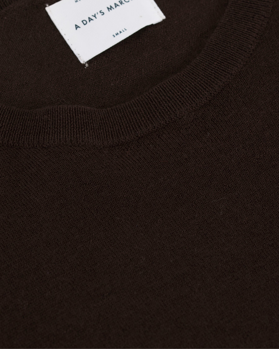 Herre | Gensere | A Day's March | Lightweight Merino Crew Neck Ebony Brown