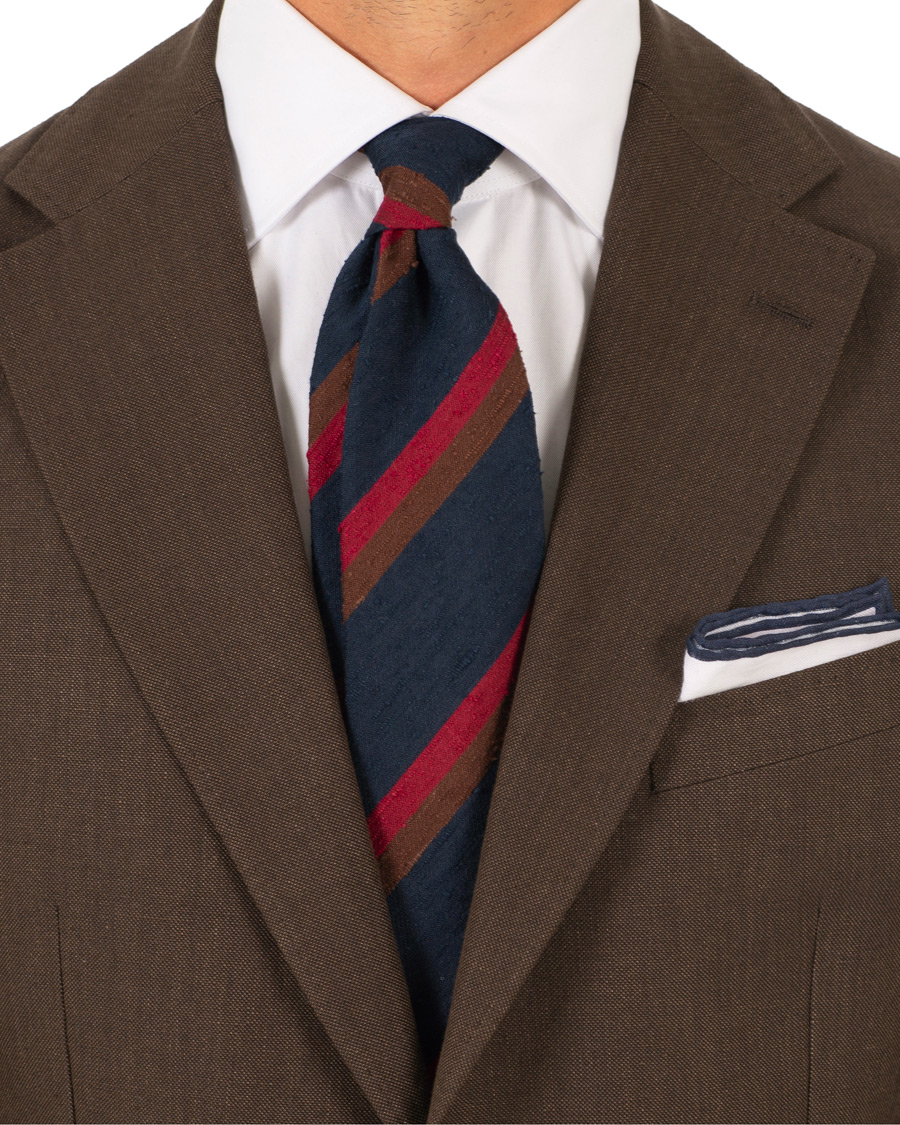 Herre | Drake's Shantung Silk Stripe Handrolled 8 cm Tie Navy/Red/Brown | Drake's | Shantung Silk Stripe Handrolled 8 cm Tie Navy/Red/Brown