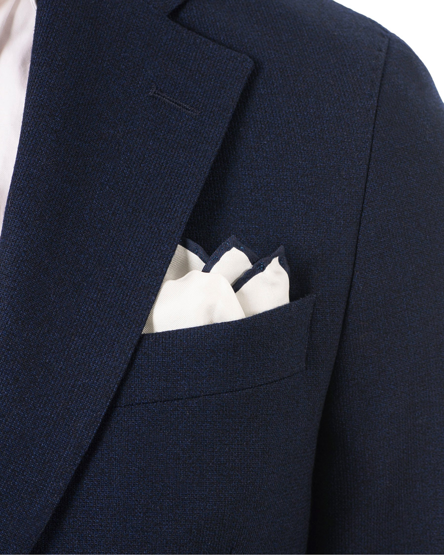 Herre | Drake's Silk Twill Pocket Square White | Drake's | Silk Twill Pocket Square White