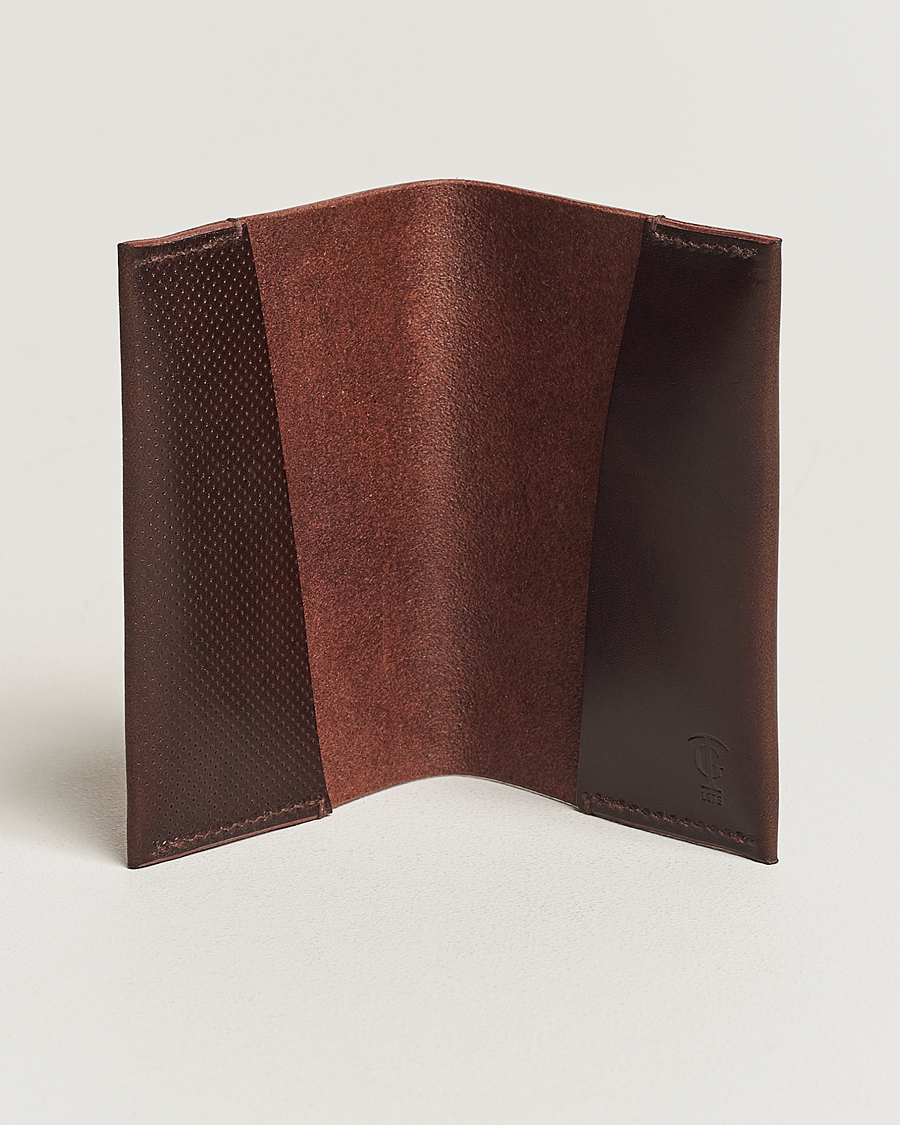 Herre | Lommebøker | Tärnsjö Garveri | Passport Cover Dark Brown