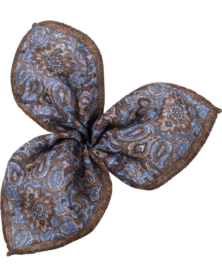 Herre | Amanda Christensen Wool Doublefaced Printed Medallion Pocket Square Brown | Amanda Christensen | Wool Doublefaced Printed Medallion Pocket Square Brown
