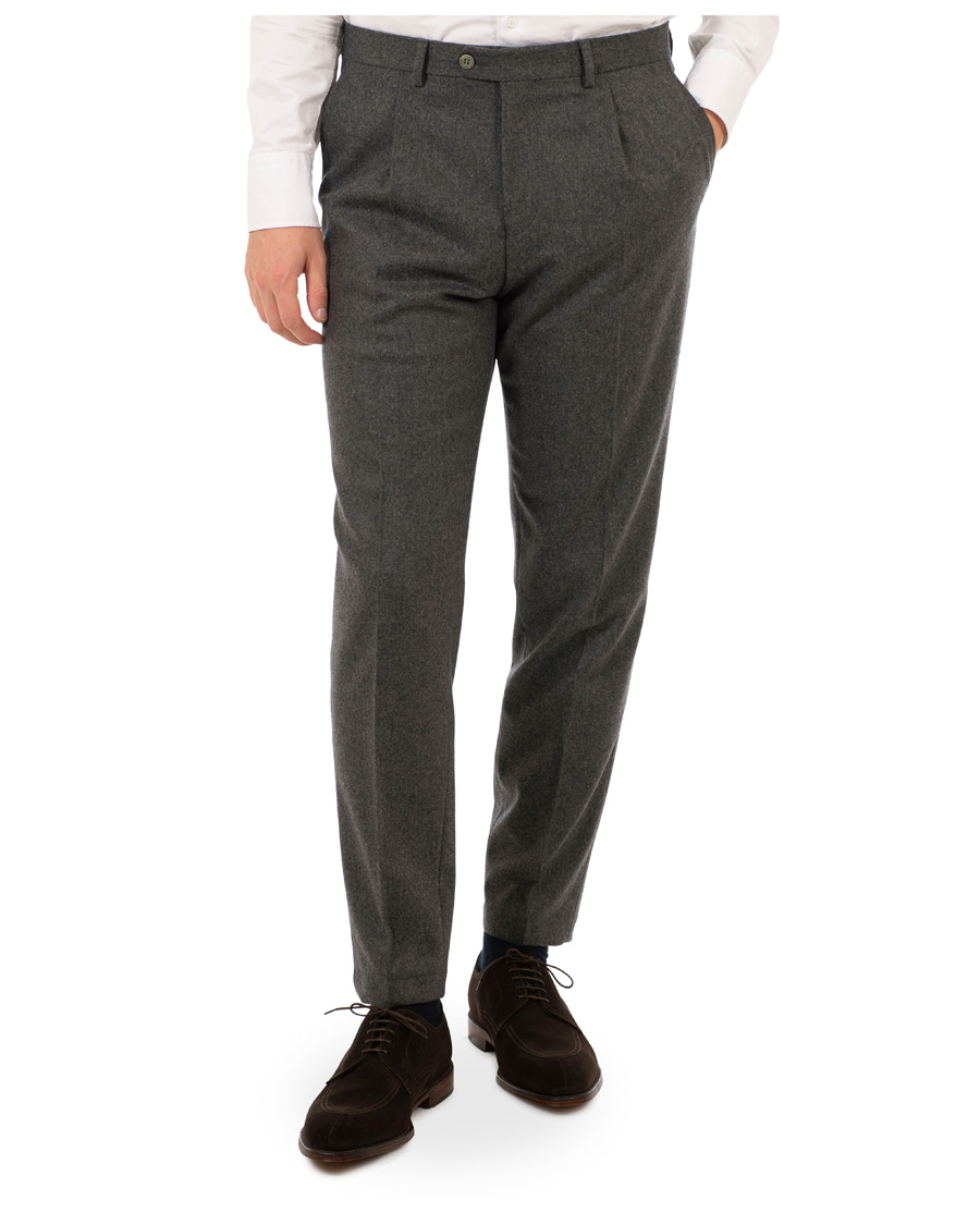 Herre | Bukser | Oscar Jacobson | Delon Pleated Flannel Trousers Dark Grey