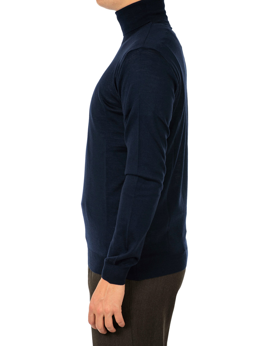 Herre | Gensere | Oscar Jacobson | Cole Extra Fine Merino Rollneck Navy