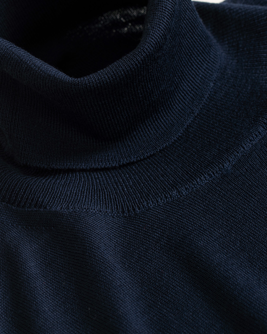 Herre | Gensere | Oscar Jacobson | Cole Extra Fine Merino Rollneck Navy