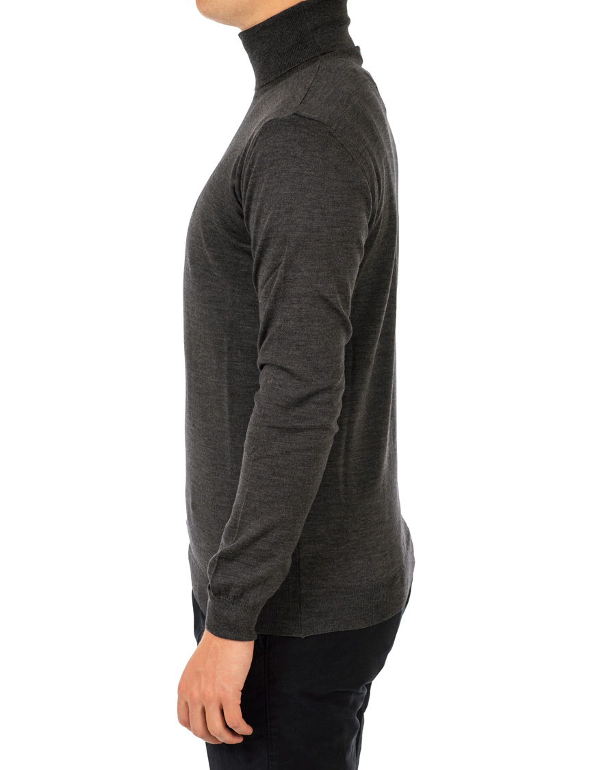 Herre | Gensere | Oscar Jacobson | Cole Extra Fine Merino Rollneck Dark Grey