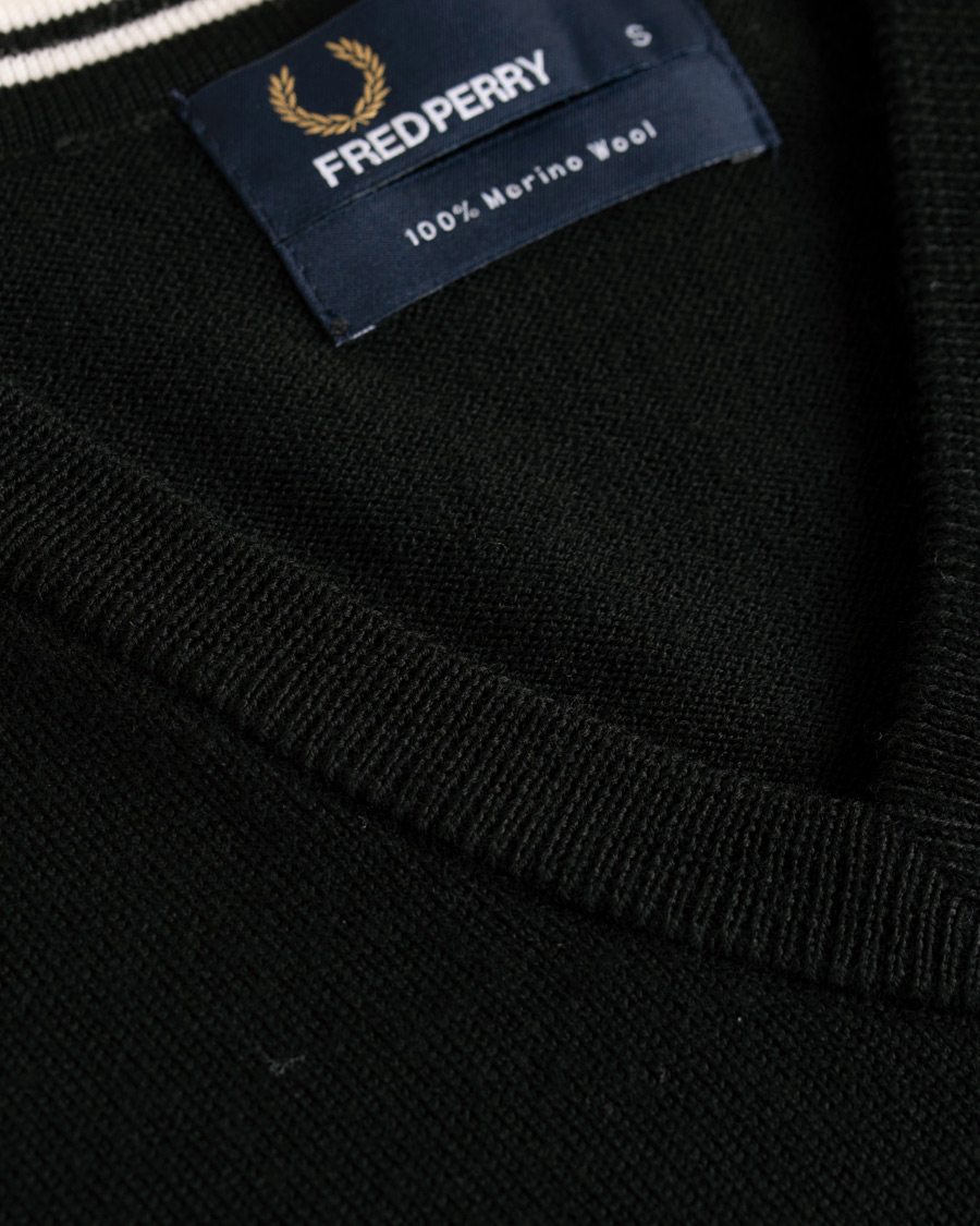 Herre | Gensere | Fred Perry | Merino Wool V-Neck Pullover Black
