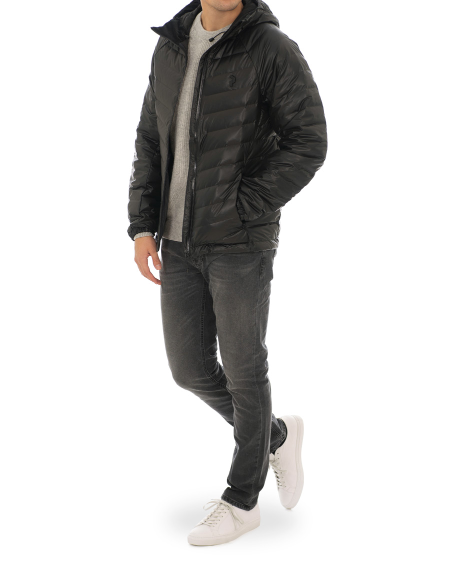 Peak Performance Frost Dry Down Hooded Jacket Black hos CareOfCarl.no