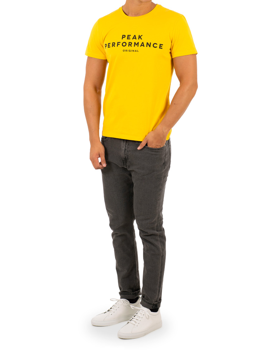 Herre | T-Shirts | Peak Performance | Logo Crew Neck Tee Dessert Yellow