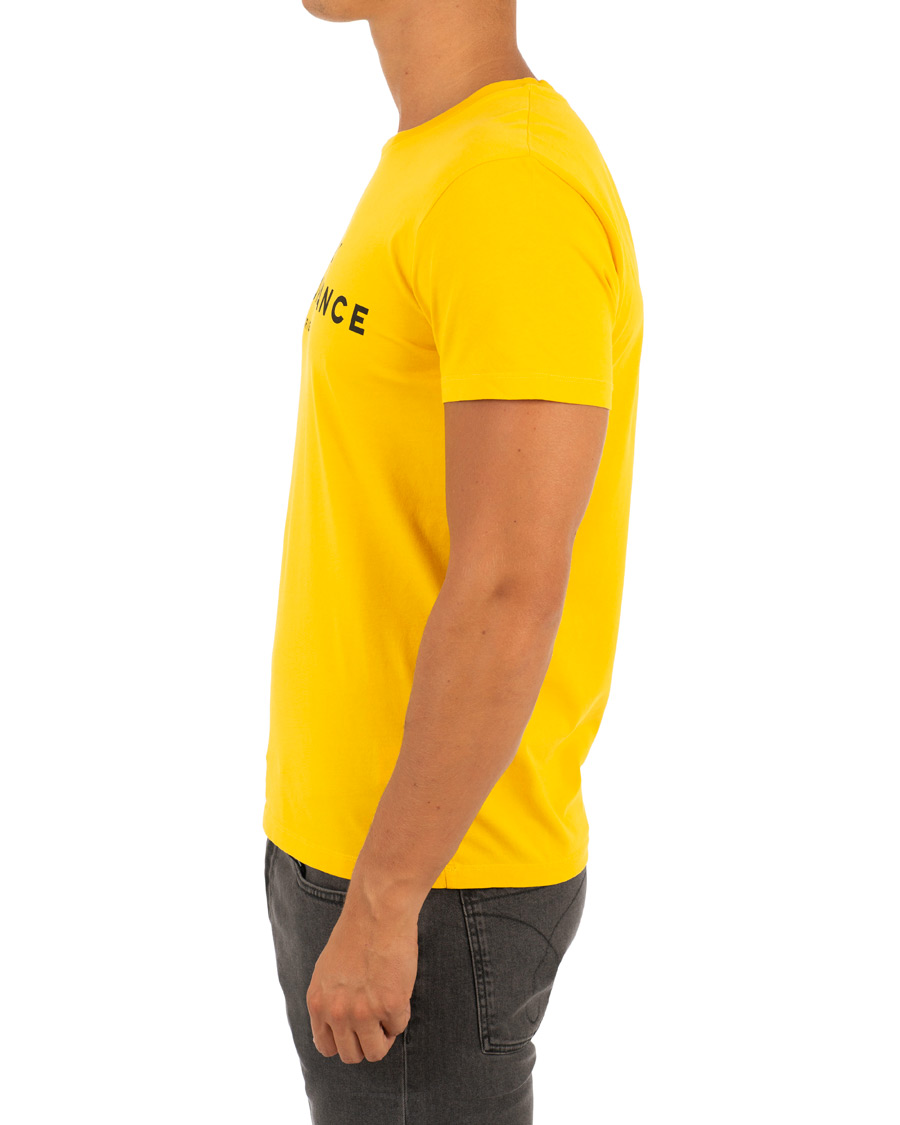 Herre | T-Shirts | Peak Performance | Logo Crew Neck Tee Dessert Yellow