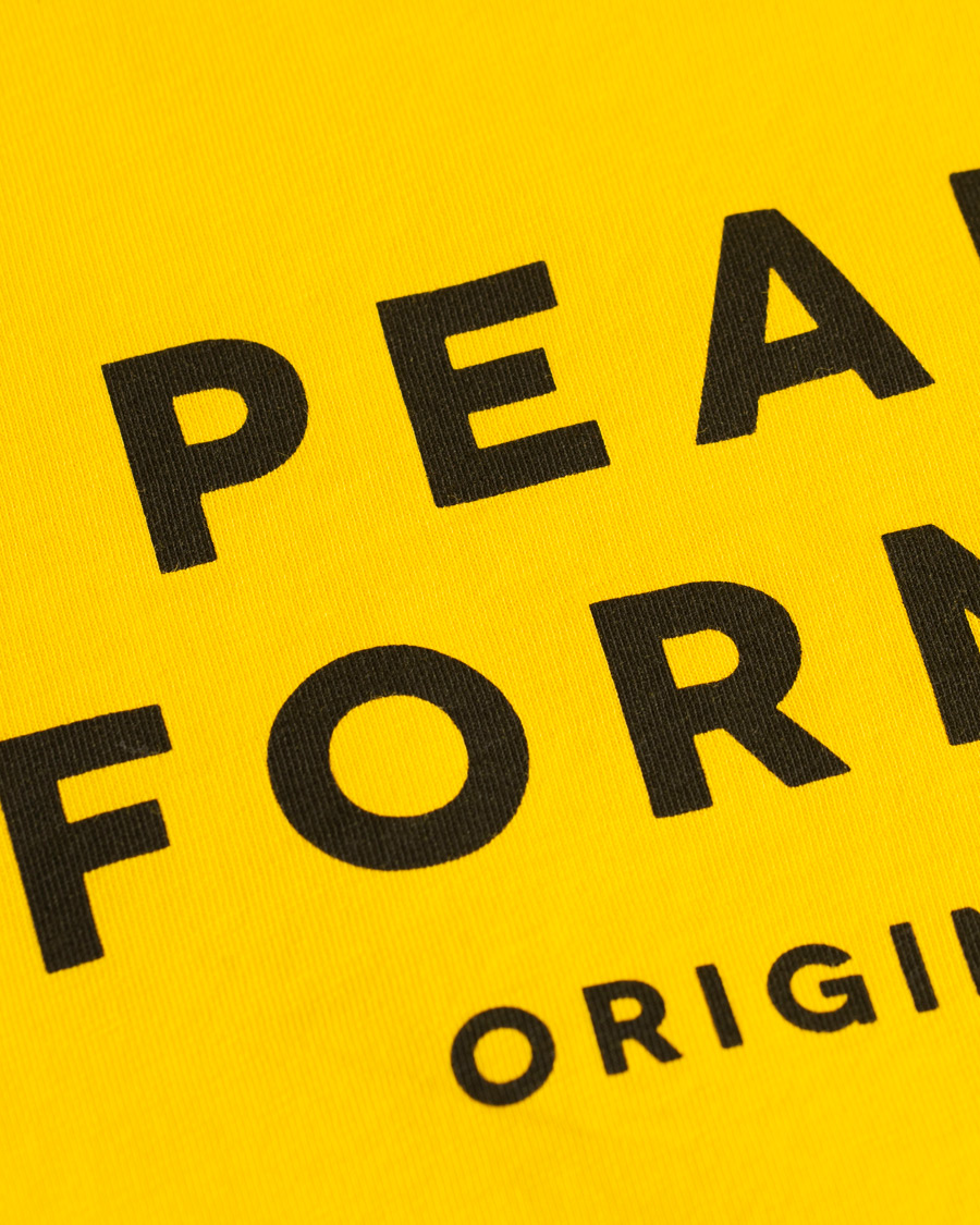 Herre | T-Shirts | Peak Performance | Logo Crew Neck Tee Dessert Yellow