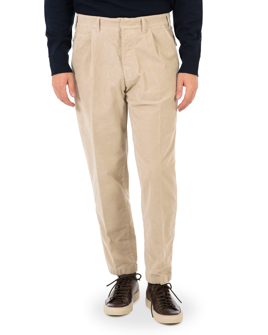 Herre | Bukser | The Gigi | Santiago Corduroy Pleated Trousers Light Sand