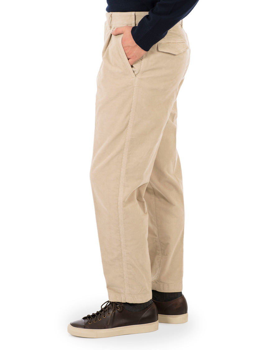 Herre | Bukser | The Gigi | Santiago Corduroy Pleated Trousers Light Sand