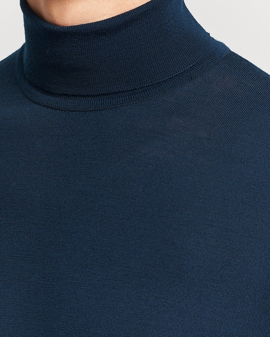 Herre | Gensere | John Smedley | Cherwell Extra Fine Merino Rollneck Orion Green