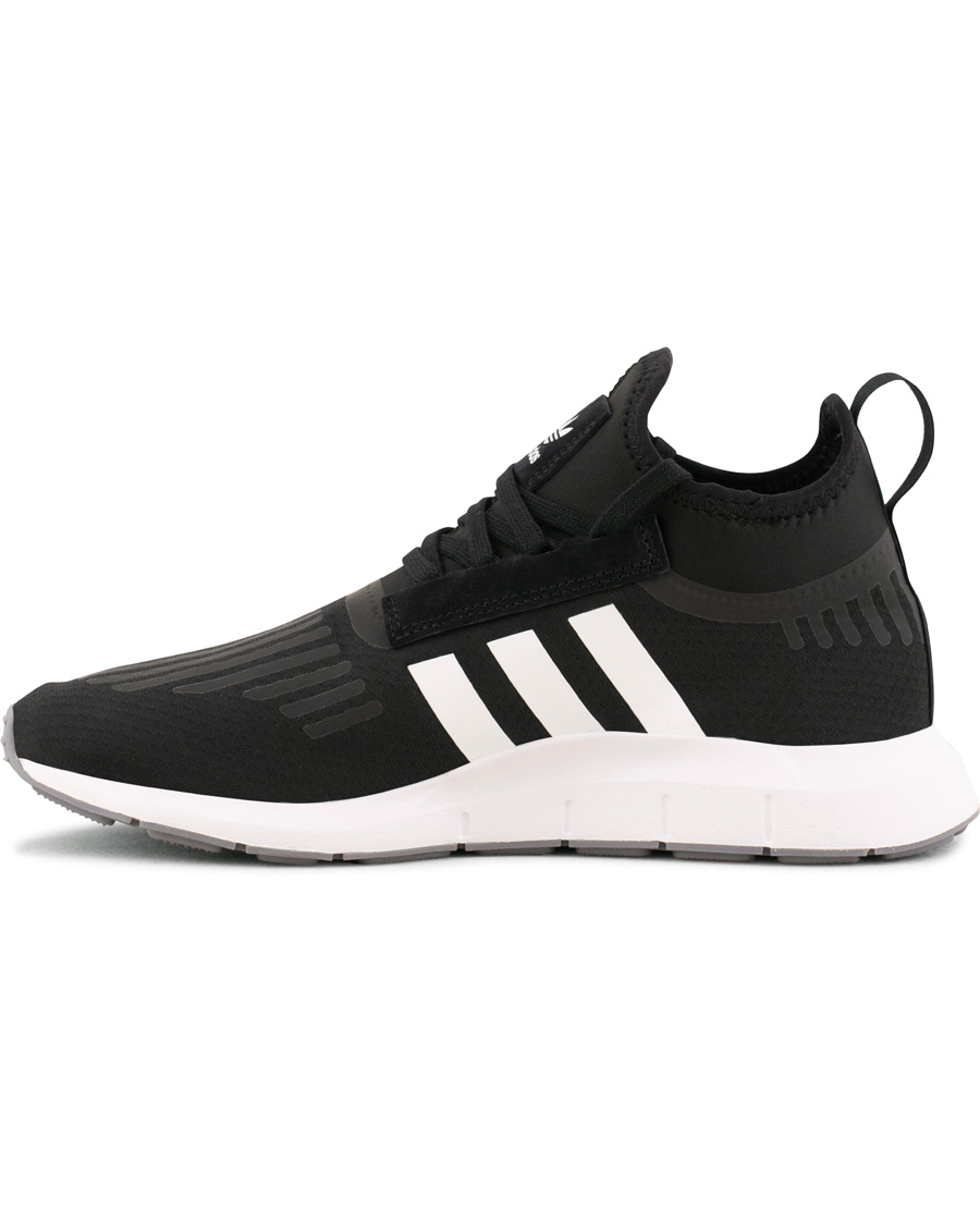 Herre | adidas Originals Swift Run Barrier Sneaker Core Black | adidas Originals | Swift Run Barrier Sneaker Core Black