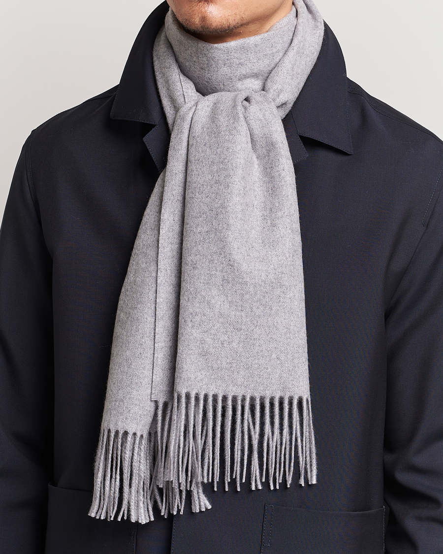 Herre | Piacenza Cashmere Cashmere Scarf Light Grey | Piacenza Cashmere | Cashmere Scarf Light Grey