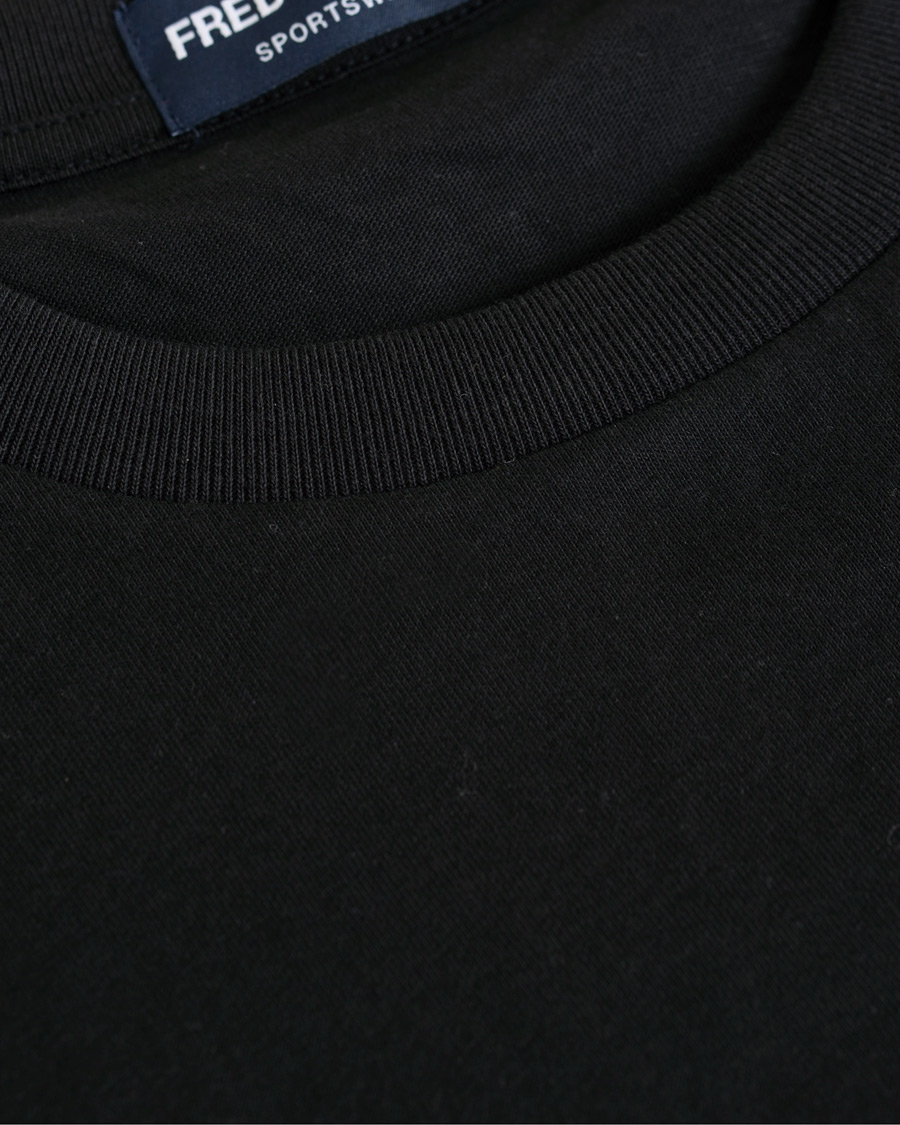 Herre | T-Shirts | Fred Perry | Logo Long Sleeve Tee Black