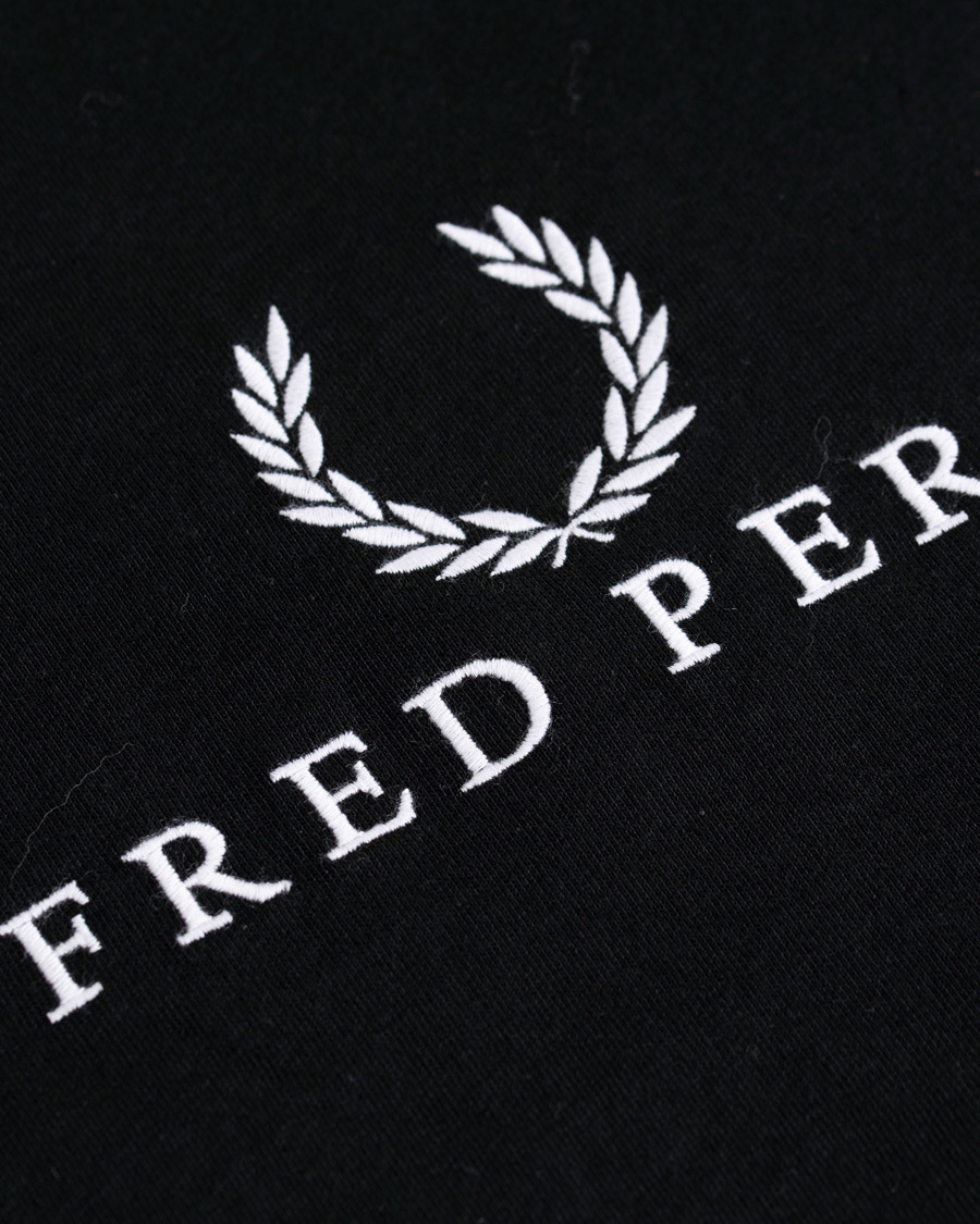 Herre | T-Shirts | Fred Perry | Logo Long Sleeve Tee Black