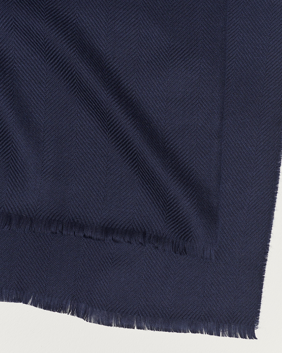 Herre | Eton Merino Wool Herringbone Scarf Navy | Eton | Merino Wool Herringbone Scarf Navy