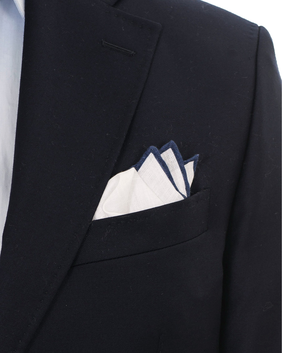 Herre | Amanda Christensen Linen Melange Handrolled Pocket Square Blue/White | Amanda Christensen | Linen Melange Handrolled Pocket Square Blue/White
