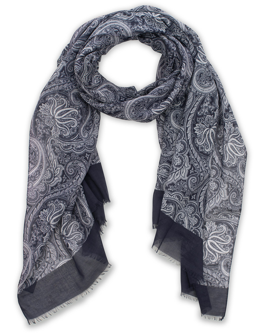 Herre | Amanda Christensen Cotton Voile Printed Paisley Scarf Navy | Amanda Christensen | Cotton Voile Printed Paisley Scarf Navy
