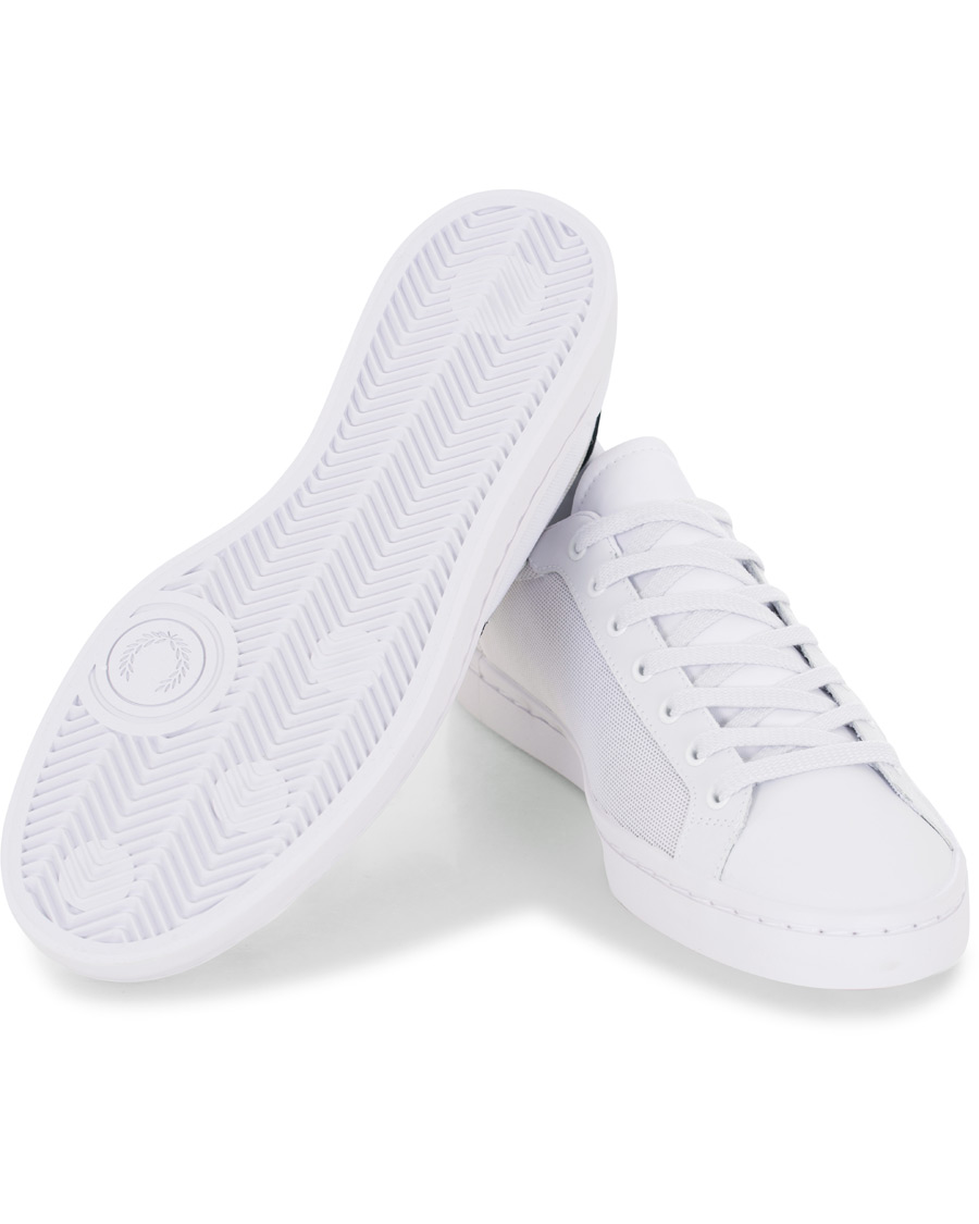 Fred Perry Lawn Leather Mesh White Navy hos CareOfCarl.no