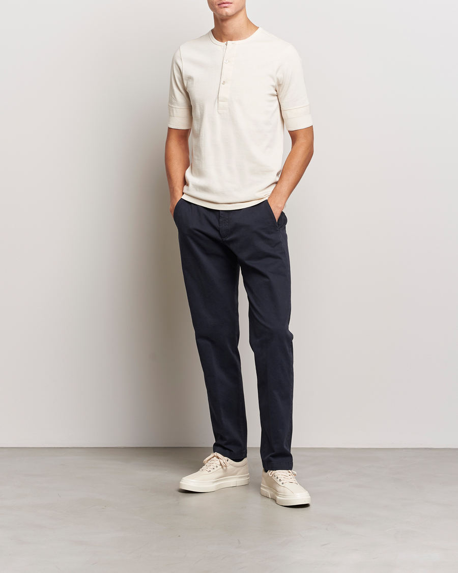 Herre | T-Shirts | Merz b. Schwanen | Short Sleeve Organic Cotton Henley Nature