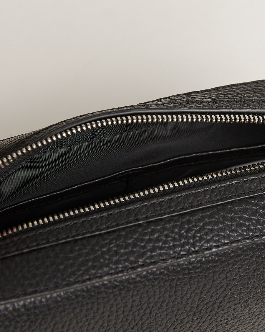 Herre | Vesker | Tiger of Sweden | Wes Grained Leather Toilet Bag Black