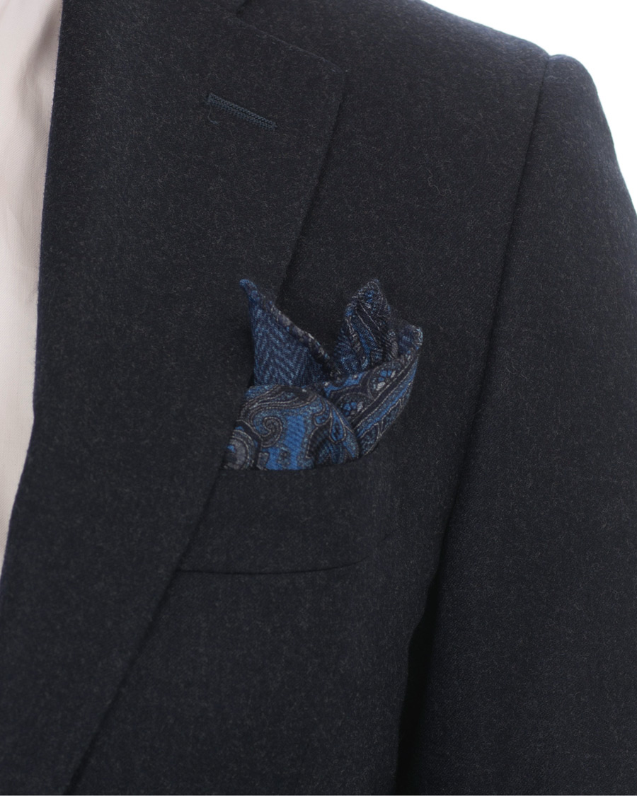 Herre | Amanda Christensen Wool Doublefaced Printed Paisley Pocket Square Blue | Amanda Christensen | Wool Doublefaced Printed Paisley Pocket Square Blue