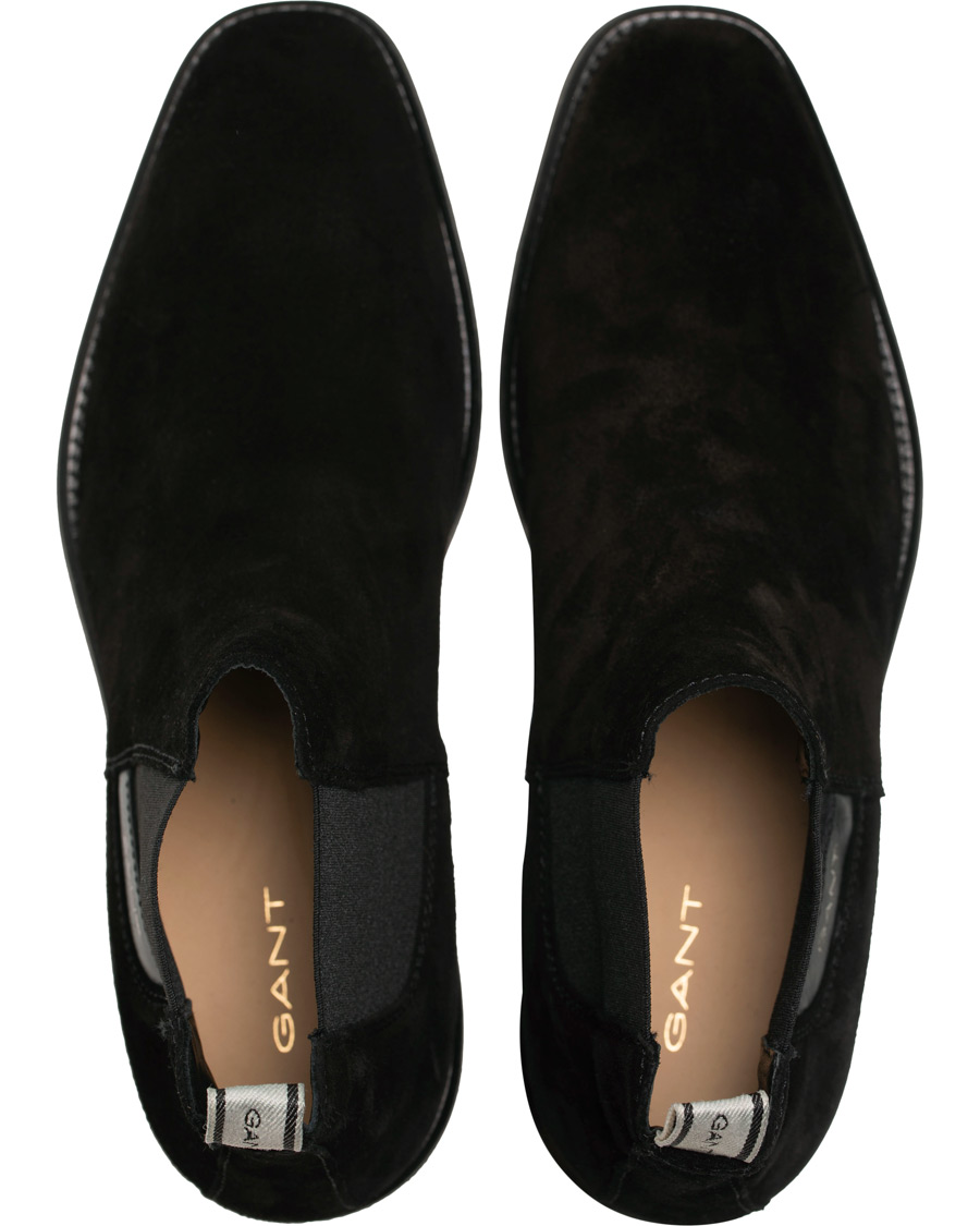 GANT James Chelsea Boot Black Suede hos CareOfCarl.no