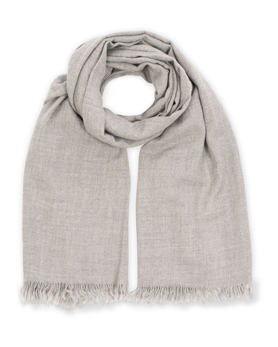 Herre | Begg & Co Kishorn Cashmere Scarf Washed Silver Grey | Begg & Co | Kishorn Cashmere Scarf Washed Silver Grey