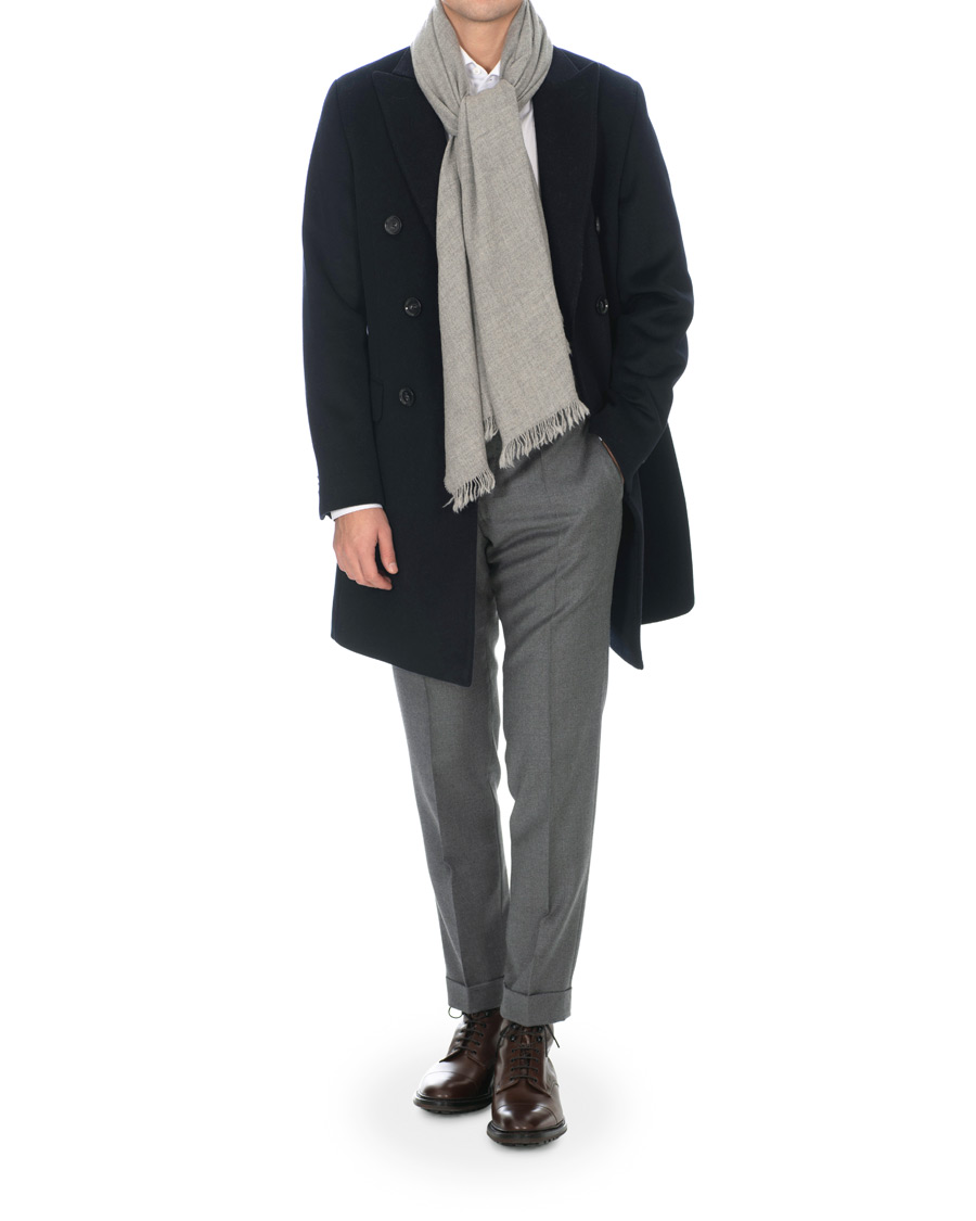Herre | Begg & Co Kishorn Cashmere Scarf Washed Silver Grey | Begg & Co | Kishorn Cashmere Scarf Washed Silver Grey