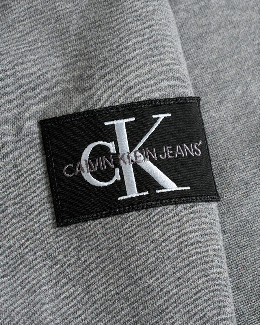 Herre | Gensere | Calvin Klein Jeans | Monogram Sleeve Badge Sweatshirt Mid Grey Heather