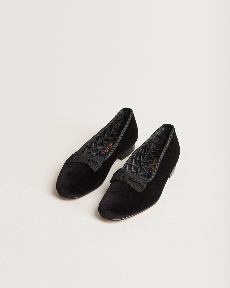 Herre | Bowhill & Elliott Opera Velvet Bow Pumps Black | Bowhill & Elliott | Opera Velvet Bow Pumps Black