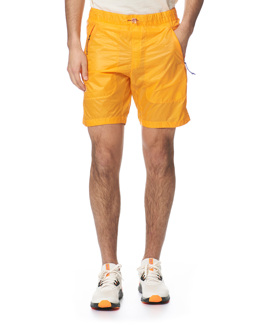 Herre | Shorts | Peak Performance | Ben Gorham Windbreaker Shorts Orange