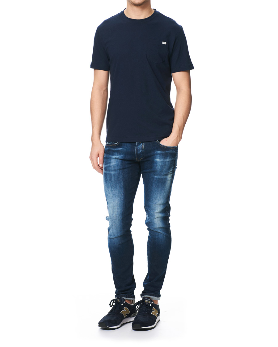 Herre | T-Shirts | Tiger of Sweden | Didelot Linen Pocket Crew Neck Tee Navy