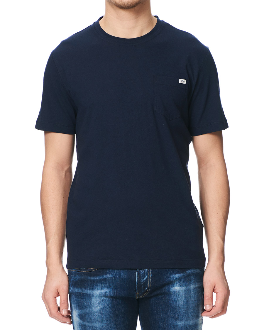 Herre | T-Shirts | Tiger of Sweden | Didelot Linen Pocket Crew Neck Tee Navy