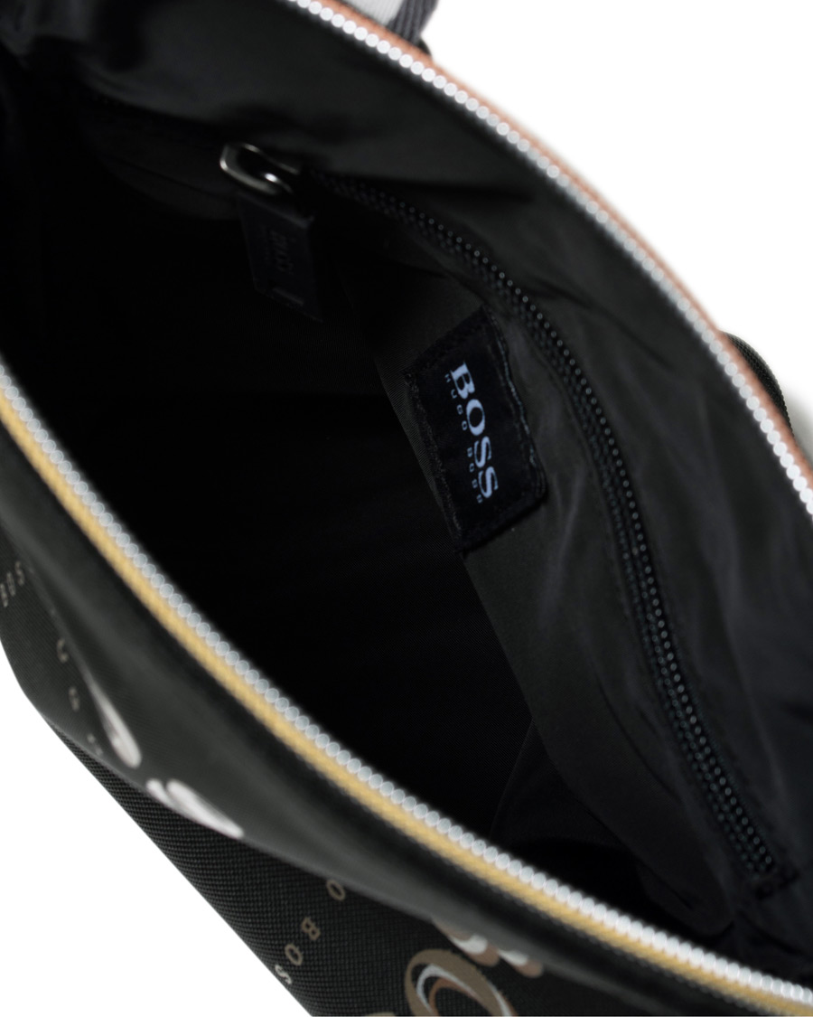 Herre | BOSS Pixel Circle Zip-bag Black/Gold | BOSS BLACK | BOSS Pixel Circle Zip-bag Black/Gold