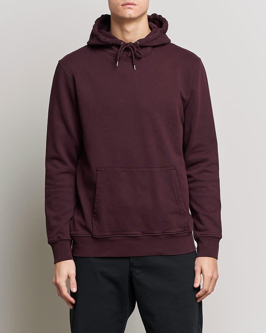 Herre | Hettegensere | Colorful Standard | Classic Organic Hood Oxblood Red