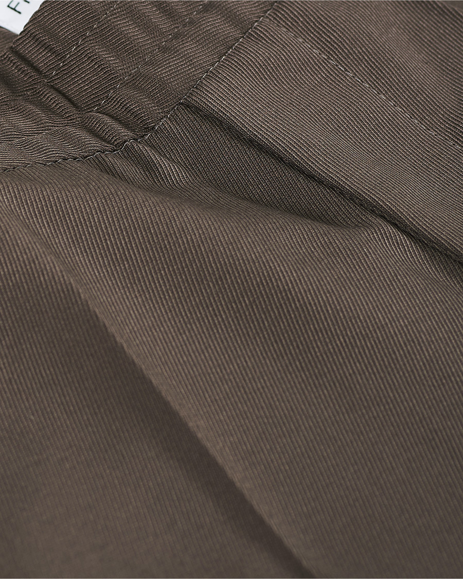 Herre | Bukser | Filippa K | Terry Gabardine Cropt Turn Up Trousers Taupe