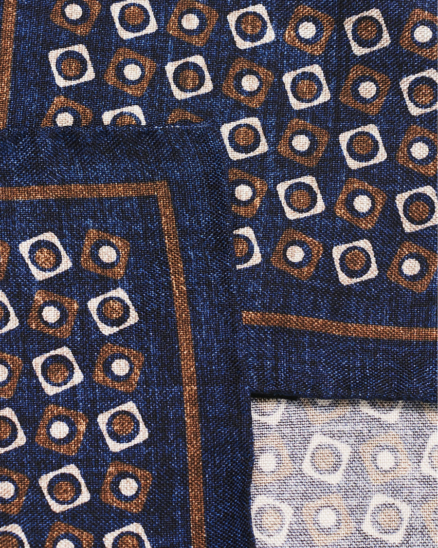Herre | Amanda Christensen Silk Oxford Printed Pocket Square Navy | Amanda Christensen | Silk Oxford Printed Pocket Square Navy