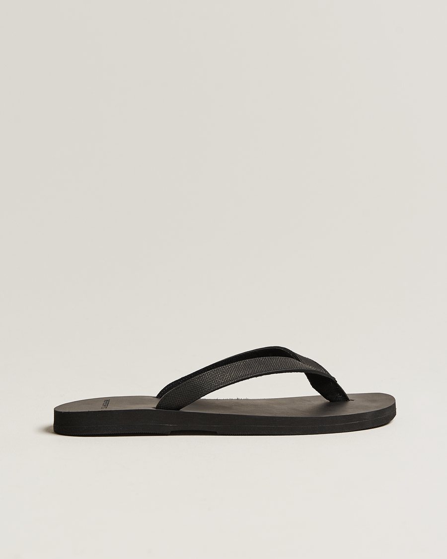 Herre |  | The Resort Co | Saffiano Leather Flip-Flop Black/Black