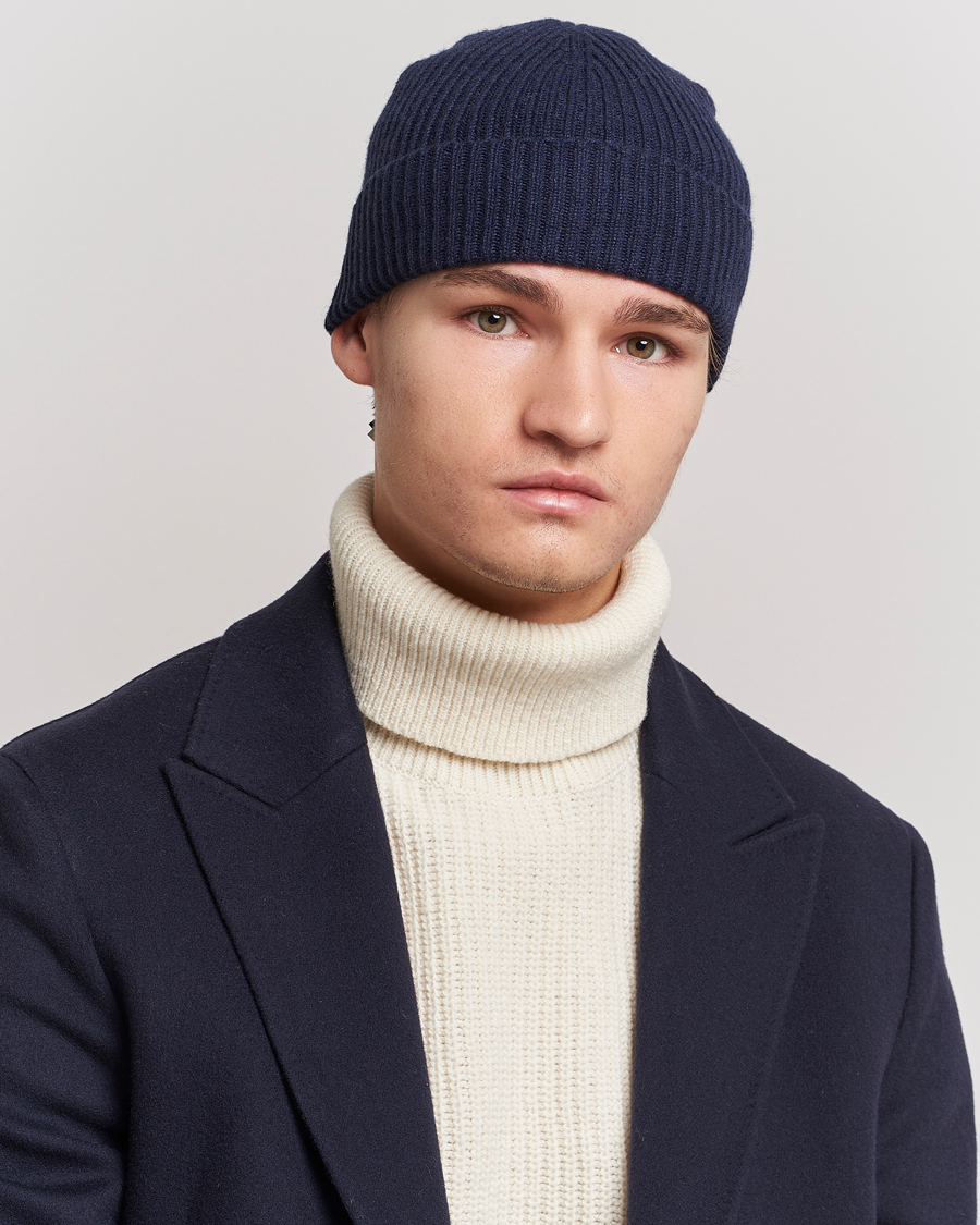 Herre | Johnstons of Elgin Cashmere Ribbed Hat Navy | Johnstons of Elgin | Cashmere Ribbed Hat Navy